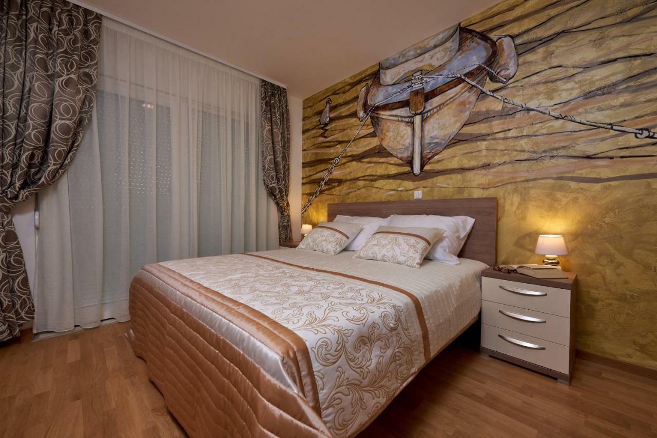 Luxury Villa Residence Zupanovic トロギール エクステリア 写真