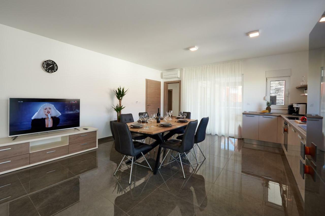 Luxury Villa Residence Zupanovic トロギール エクステリア 写真